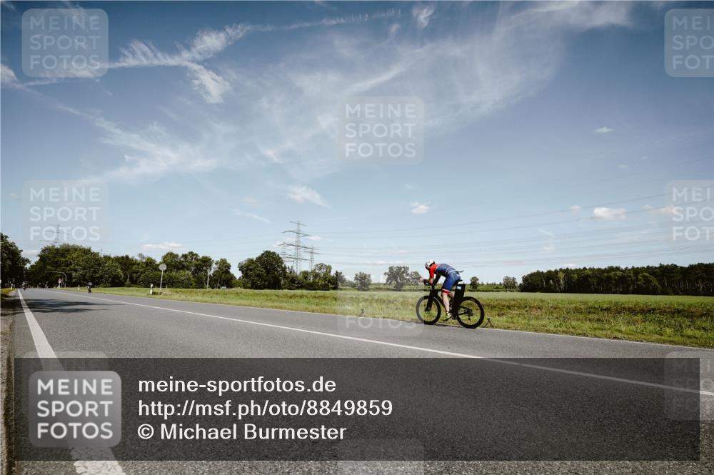 07.09.2025 - 19. Norderstedt Triathlon Michael Burmester http://msf.ph/oto/8849859 07.09.2025 14:07:08 Radfahren  meine-sportfotos.de
