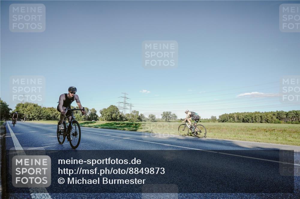07.09.2025 - 19. Norderstedt Triathlon Michael Burmester http://msf.ph/oto/8849873 07.09.2025 16:18:10 Radfahren 889, 940, 1619 meine-sportfotos.de