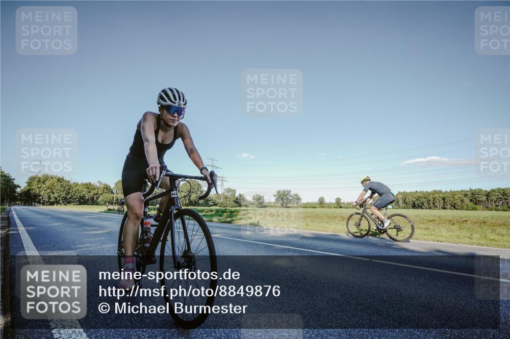 07.09.2025 - 19. Norderstedt Triathlon Michael Burmester http://msf.ph/oto/8849876 07.09.2025 16:18:12 Radfahren 889, 940 meine-sportfotos.de