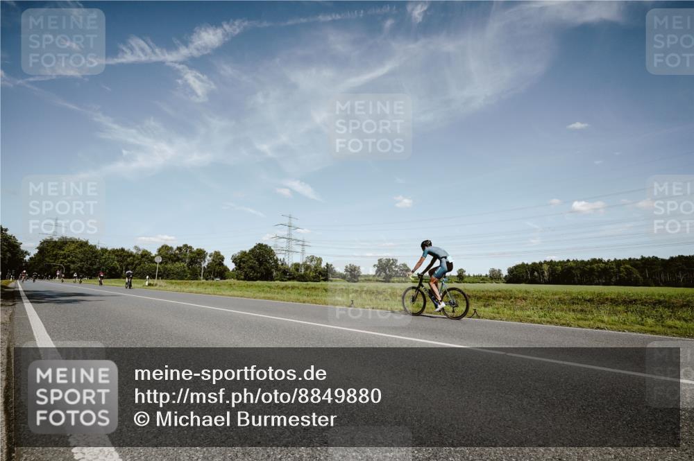 07.09.2025 - 19. Norderstedt Triathlon Michael Burmester http://msf.ph/oto/8849880 07.09.2025 14:07:20 Radfahren  meine-sportfotos.de