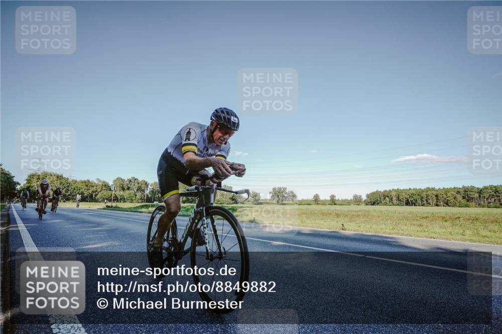 07.09.2025 - 19. Norderstedt Triathlon Michael Burmester http://msf.ph/oto/8849882 07.09.2025 16:18:29 Radfahren 923, 929, 1574, 1589, 1616 meine-sportfotos.de