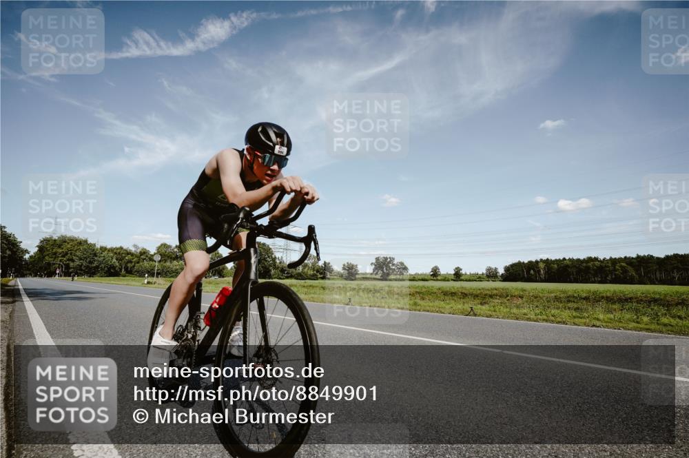 07.09.2025 - 19. Norderstedt Triathlon Michael Burmester http://msf.ph/oto/8849901 07.09.2025 14:07:50 Radfahren 994, 1014, 1027 meine-sportfotos.de