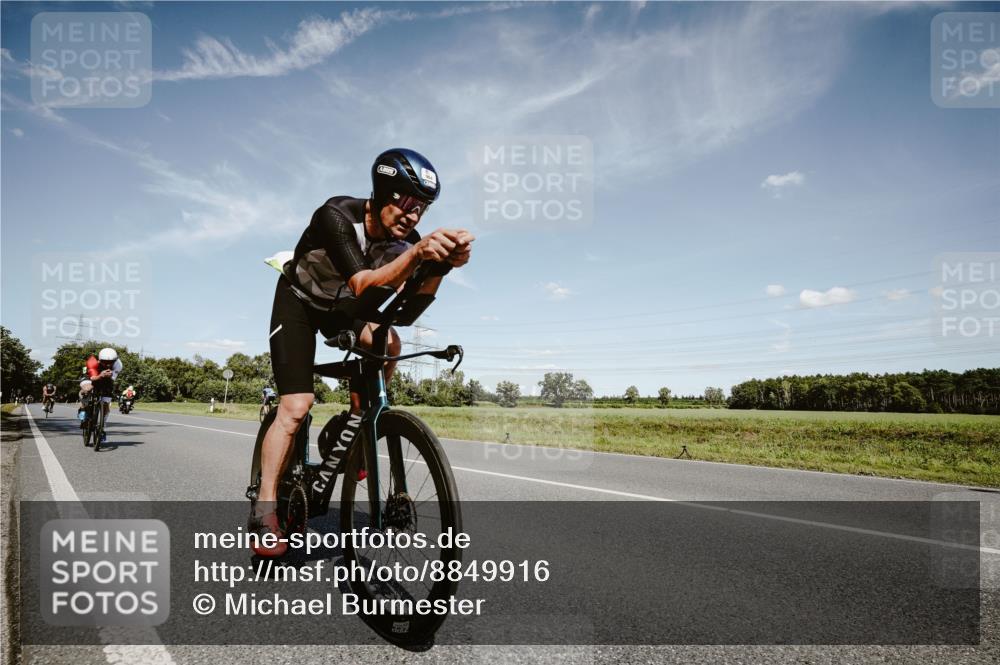 07.09.2025 - 19. Norderstedt Triathlon Michael Burmester http://msf.ph/oto/8849916 07.09.2025 14:08:08 Radfahren 393, 964, 969, 1020 meine-sportfotos.de