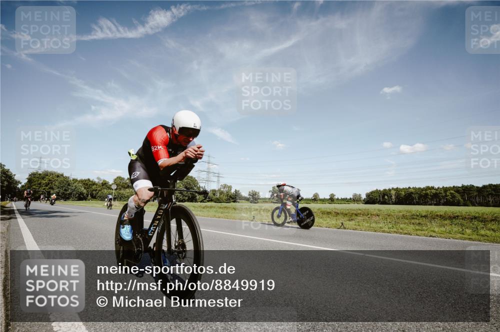 07.09.2025 - 19. Norderstedt Triathlon Michael Burmester http://msf.ph/oto/8849919 07.09.2025 14:08:08 Radfahren 393, 964, 969, 1020 meine-sportfotos.de
