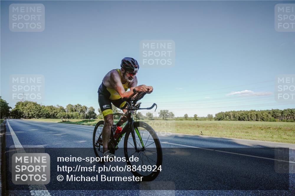 07.09.2025 - 19. Norderstedt Triathlon Michael Burmester http://msf.ph/oto/8849924 07.09.2025 16:18:58 Radfahren 1523 meine-sportfotos.de