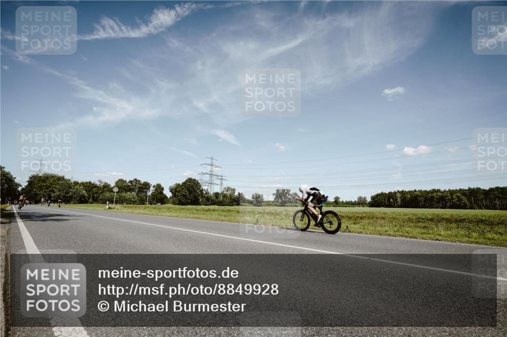 07.09.2025 - 19. Norderstedt Triathlon Michael Burmester http://msf.ph/oto/8849928 07.09.2025 14:08:15 Radfahren 1005 meine-sportfotos.de