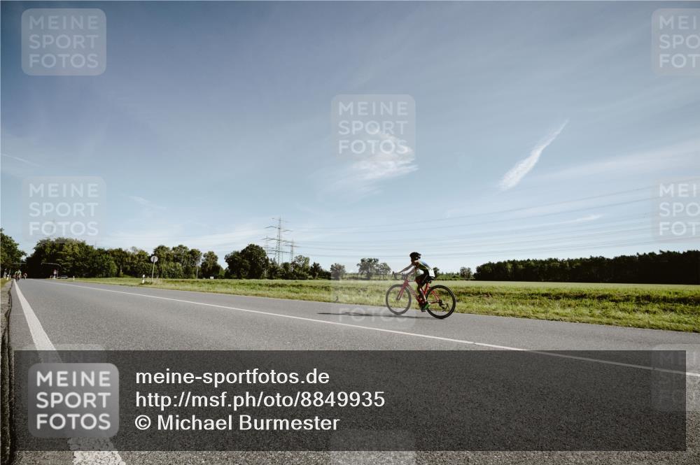 07.09.2025 - 19. Norderstedt Triathlon Michael Burmester http://msf.ph/oto/8849935 07.09.2025 10:40:06 Radfahren  meine-sportfotos.de