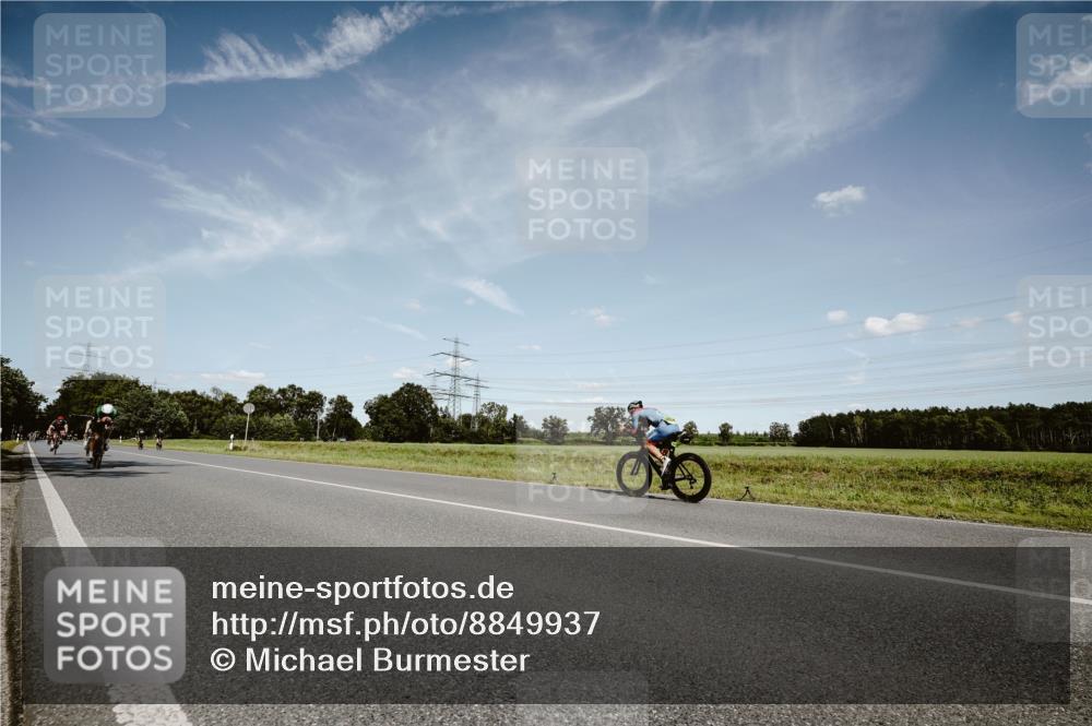07.09.2025 - 19. Norderstedt Triathlon Michael Burmester http://msf.ph/oto/8849937 07.09.2025 14:08:22 Radfahren 995, 1015 meine-sportfotos.de