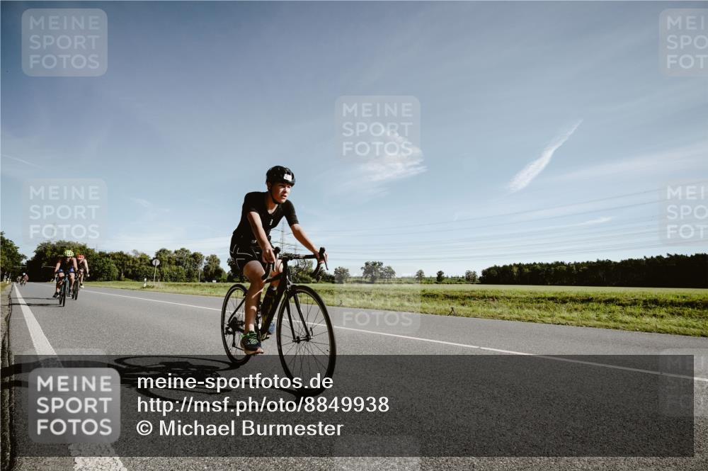 07.09.2025 - 19. Norderstedt Triathlon Michael Burmester http://msf.ph/oto/8849938 07.09.2025 10:40:18 Radfahren 64, 637, 678 meine-sportfotos.de