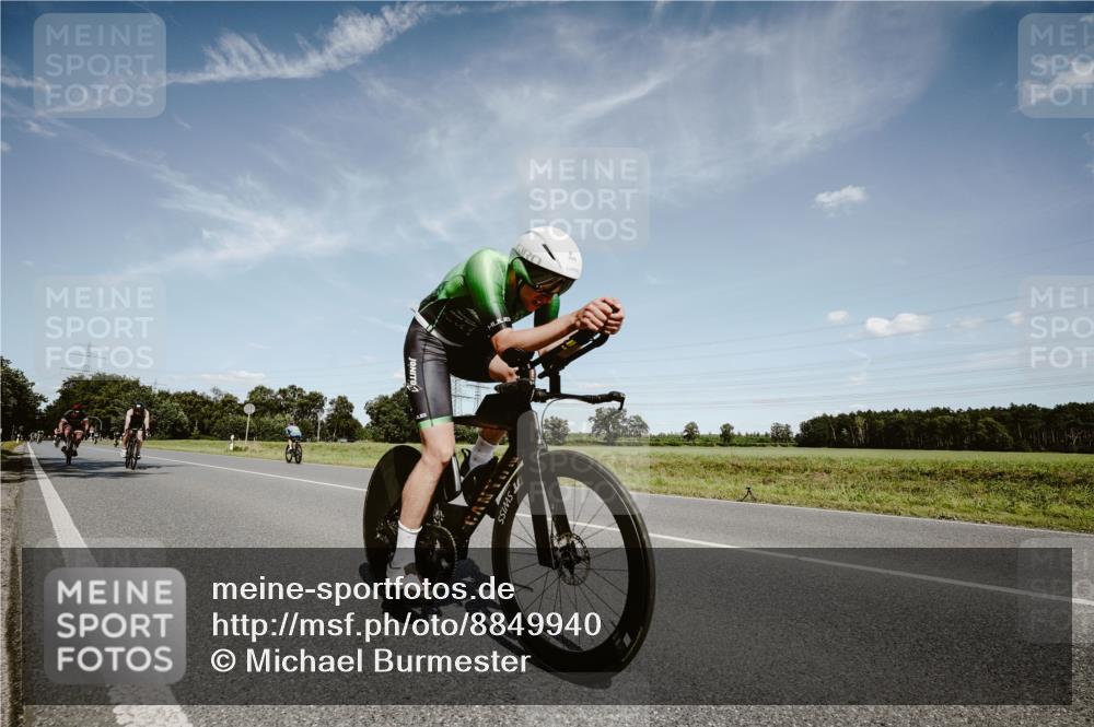 07.09.2025 - 19. Norderstedt Triathlon Michael Burmester http://msf.ph/oto/8849940 07.09.2025 14:08:24 Radfahren 987, 995, 1015 meine-sportfotos.de