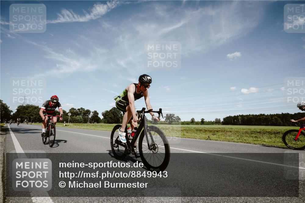 07.09.2025 - 19. Norderstedt Triathlon Michael Burmester http://msf.ph/oto/8849943 07.09.2025 14:08:25 Radfahren 987, 995, 1006, 1015 meine-sportfotos.de