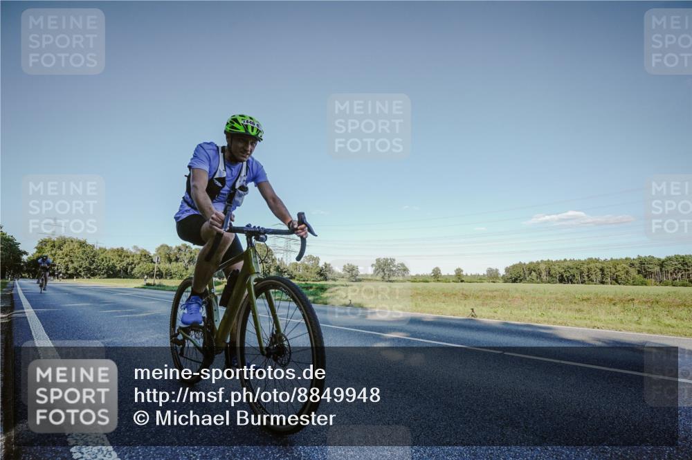 07.09.2025 - 19. Norderstedt Triathlon Michael Burmester http://msf.ph/oto/8849948 07.09.2025 16:19:22 Radfahren 871, 937, 1446, 1551, 1628 meine-sportfotos.de