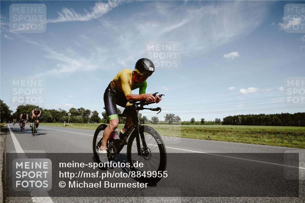 07.09.2025 - 19. Norderstedt Triathlon Michael Burmester http://msf.ph/oto/8849955 07.09.2025 14:08:34 Radfahren 1002, 1013, 1031, 1457 meine-sportfotos.de