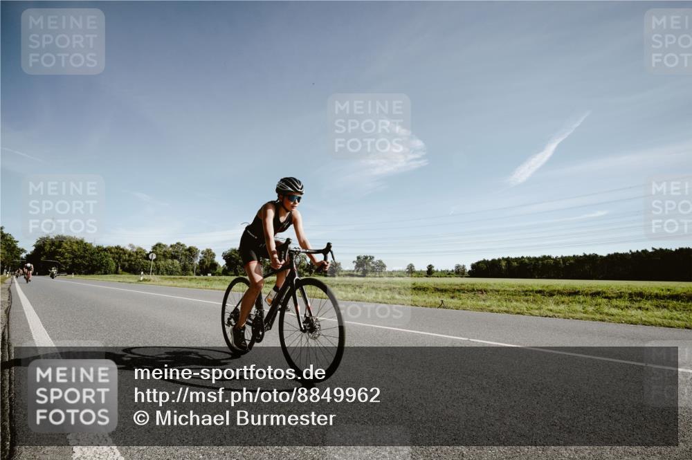07.09.2025 - 19. Norderstedt Triathlon Michael Burmester http://msf.ph/oto/8849962 07.09.2025 10:40:52 Radfahren 668, 682 meine-sportfotos.de