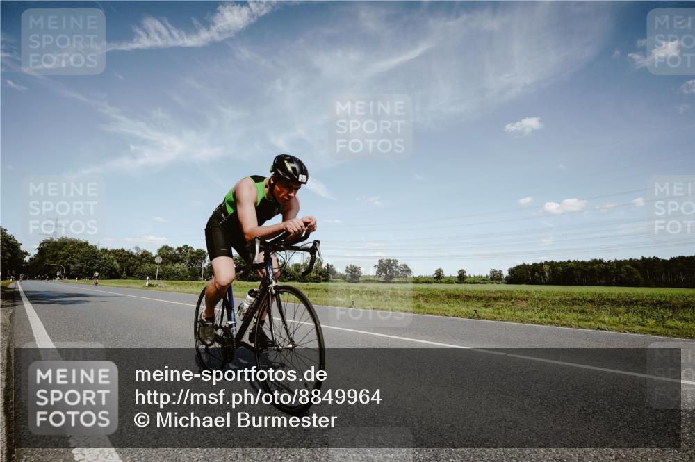 07.09.2025 - 19. Norderstedt Triathlon Michael Burmester http://msf.ph/oto/8849964 07.09.2025 14:08:39 Radfahren 417, 1002 meine-sportfotos.de