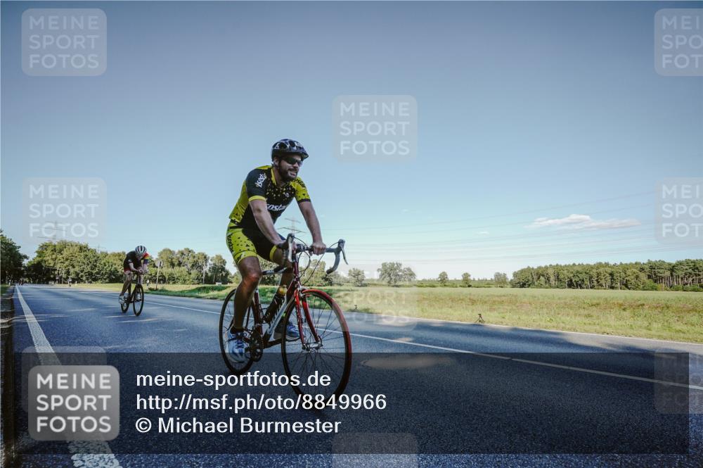 07.09.2025 - 19. Norderstedt Triathlon Michael Burmester http://msf.ph/oto/8849966 07.09.2025 16:19:42 Radfahren 935, 1556 meine-sportfotos.de