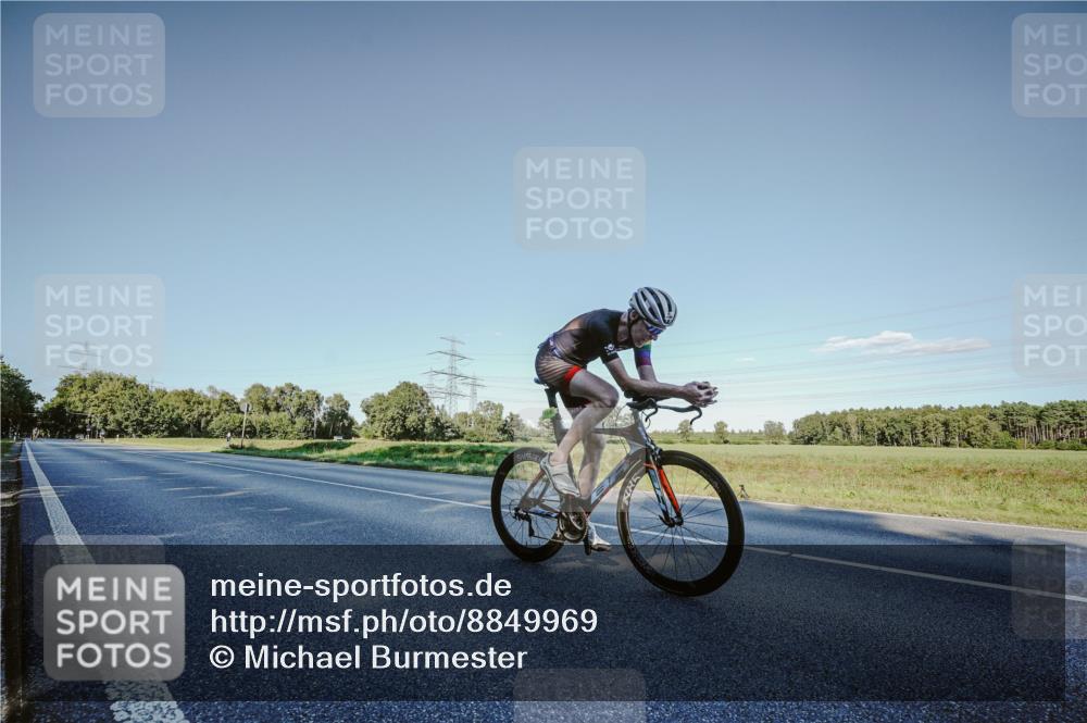 07.09.2025 - 19. Norderstedt Triathlon Michael Burmester http://msf.ph/oto/8849969 07.09.2025 16:19:43 Radfahren 935, 1556 meine-sportfotos.de