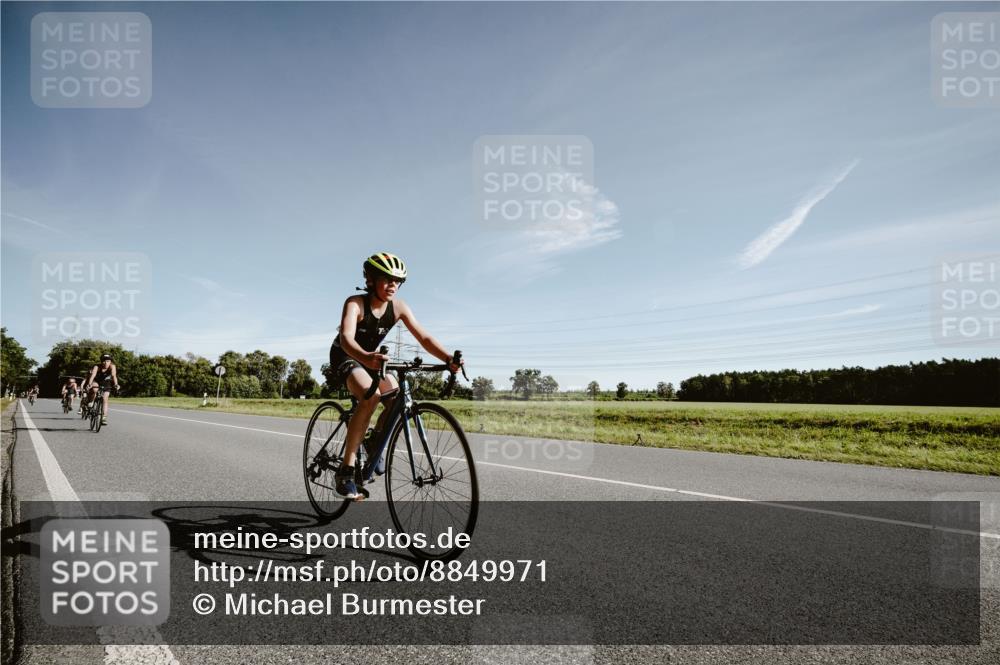 07.09.2025 - 19. Norderstedt Triathlon Michael Burmester http://msf.ph/oto/8849971 07.09.2025 10:40:59 Radfahren 70, 89, 114, 669 meine-sportfotos.de