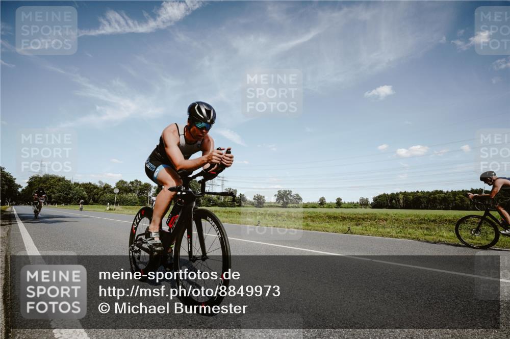 07.09.2025 - 19. Norderstedt Triathlon Michael Burmester http://msf.ph/oto/8849973 07.09.2025 14:08:49 Radfahren 986, 990, 992 meine-sportfotos.de