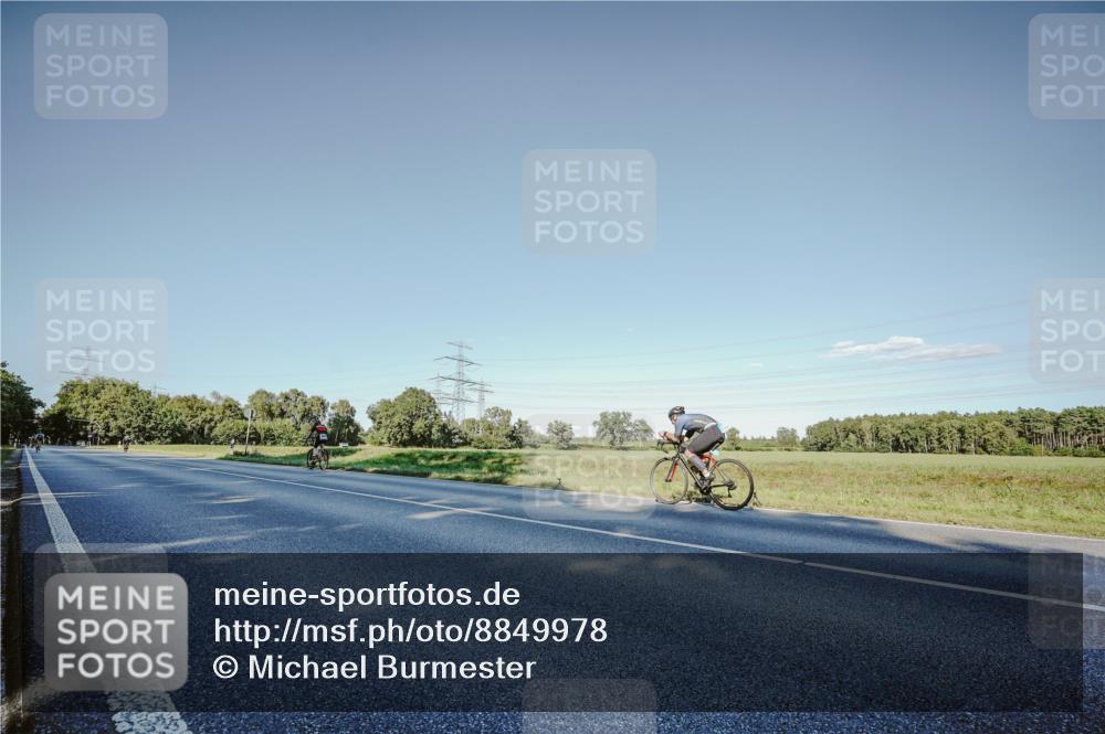 07.09.2025 - 19. Norderstedt Triathlon Michael Burmester http://msf.ph/oto/8849978 07.09.2025 16:19:55 Radfahren 1417 meine-sportfotos.de