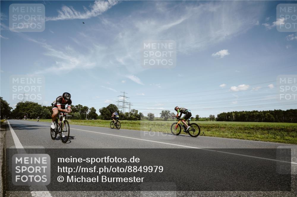 07.09.2025 - 19. Norderstedt Triathlon Michael Burmester http://msf.ph/oto/8849979 07.09.2025 14:08:51 Radfahren 986, 990, 992 meine-sportfotos.de