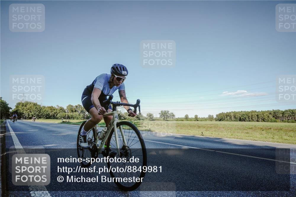 07.09.2025 - 19. Norderstedt Triathlon Michael Burmester http://msf.ph/oto/8849981 07.09.2025 16:20:01 Radfahren 936, 1607 meine-sportfotos.de