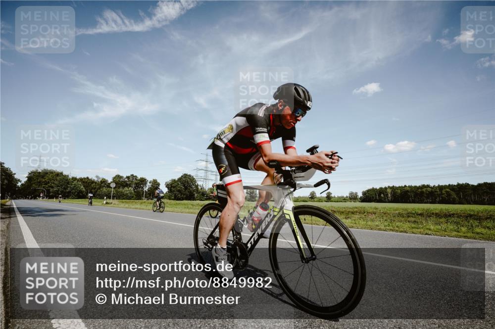 07.09.2025 - 19. Norderstedt Triathlon Michael Burmester http://msf.ph/oto/8849982 07.09.2025 14:08:51 Radfahren 986, 990, 992 meine-sportfotos.de