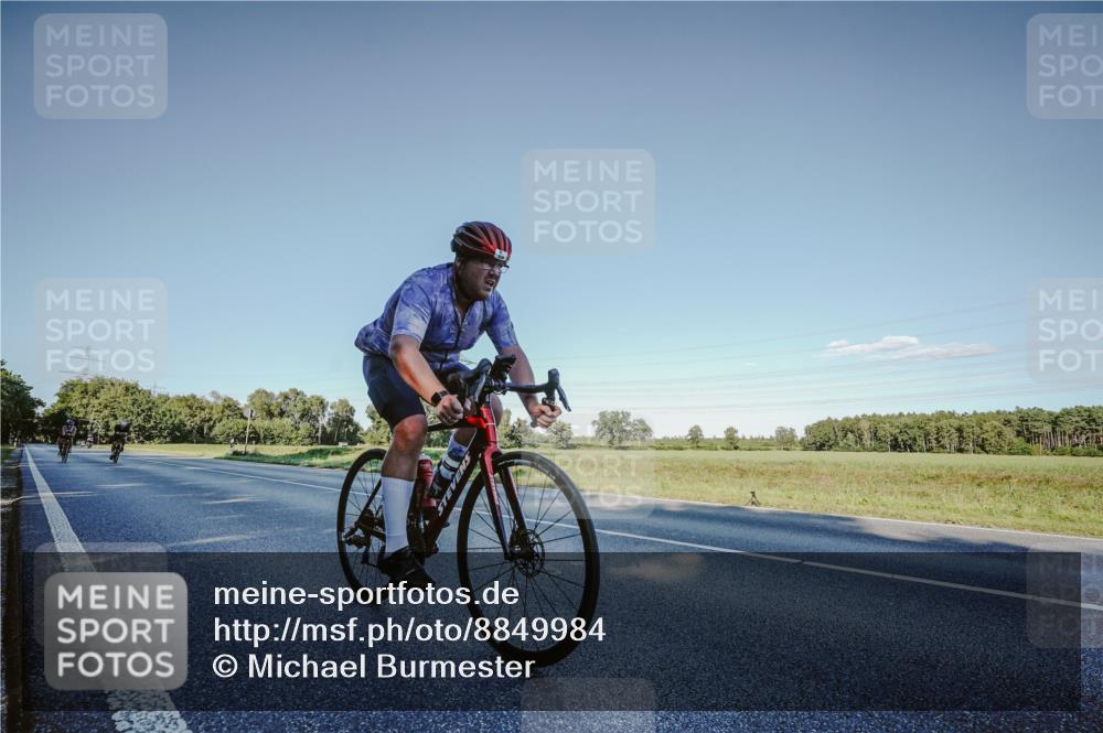 07.09.2025 - 19. Norderstedt Triathlon Michael Burmester http://msf.ph/oto/8849984 07.09.2025 16:20:04 Radfahren 936, 1104, 1458 meine-sportfotos.de