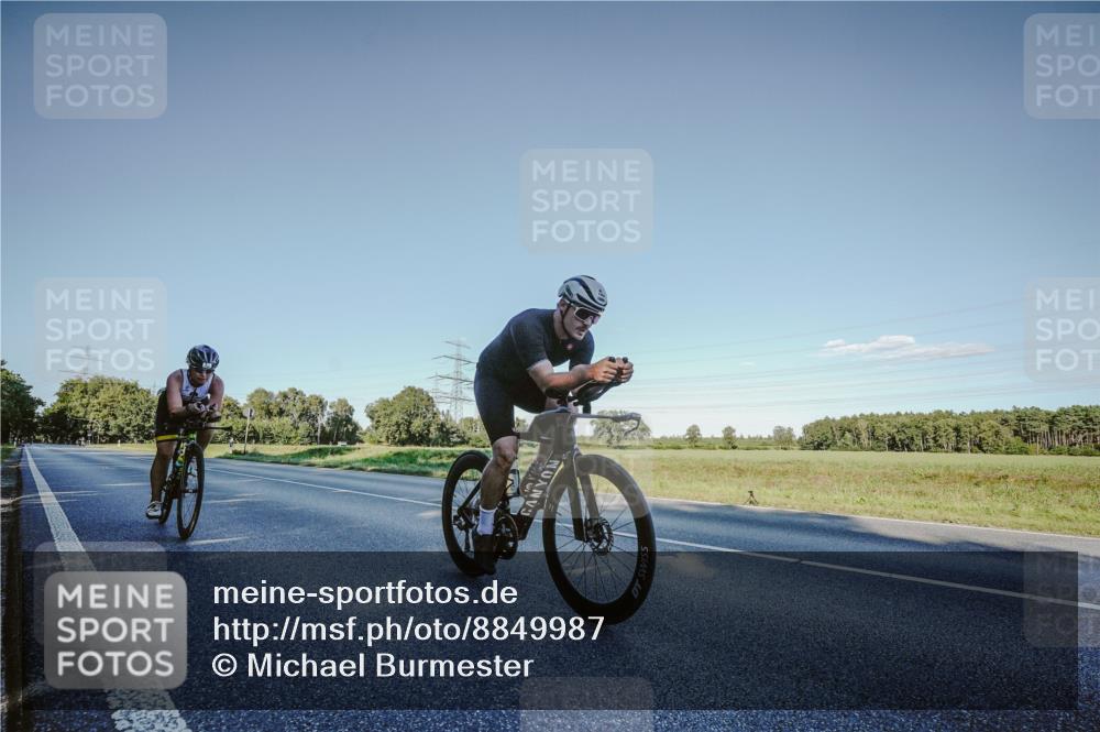 07.09.2025 - 19. Norderstedt Triathlon Michael Burmester http://msf.ph/oto/8849987 07.09.2025 16:20:07 Radfahren 936, 1104, 1458 meine-sportfotos.de