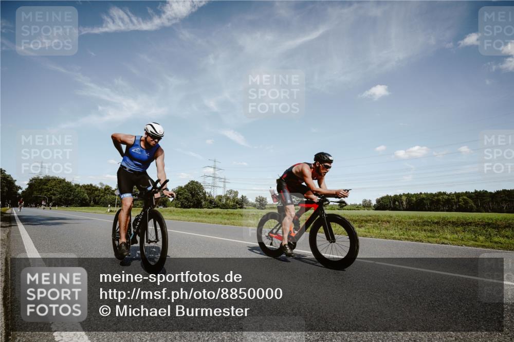 07.09.2025 - 19. Norderstedt Triathlon Michael Burmester http://msf.ph/oto/8850000 07.09.2025 14:09:06 Radfahren 959, 961, 1010 meine-sportfotos.de