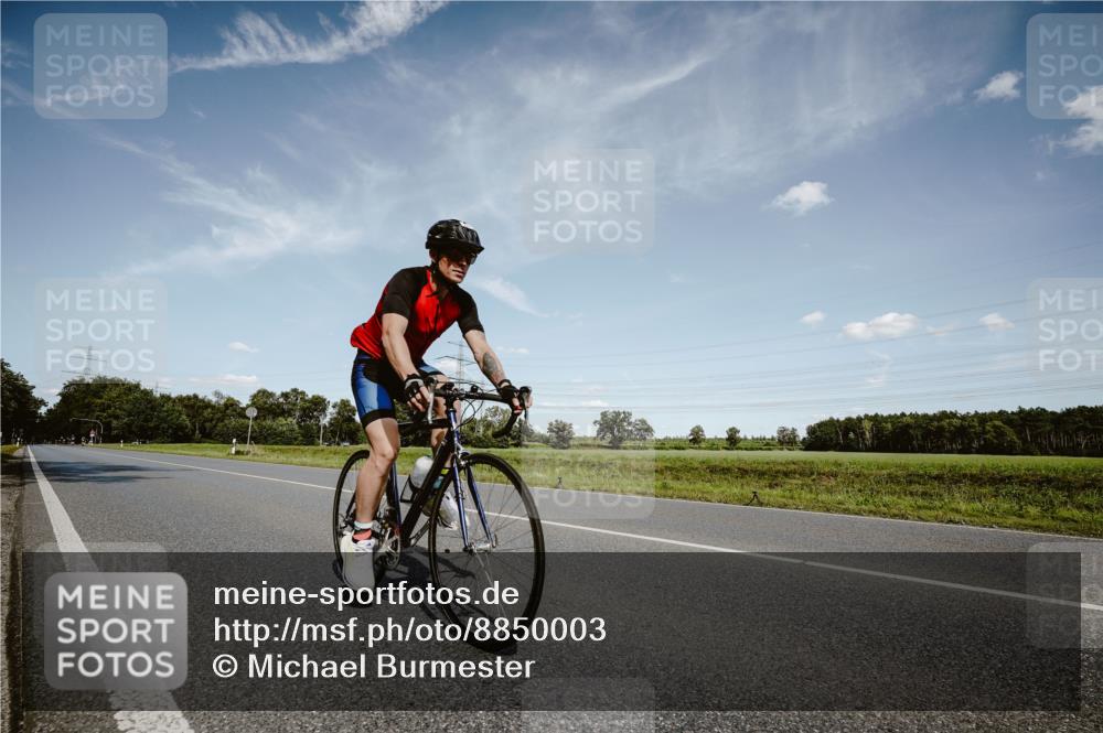 07.09.2025 - 19. Norderstedt Triathlon Michael Burmester http://msf.ph/oto/8850003 07.09.2025 14:09:11 Radfahren 374 meine-sportfotos.de