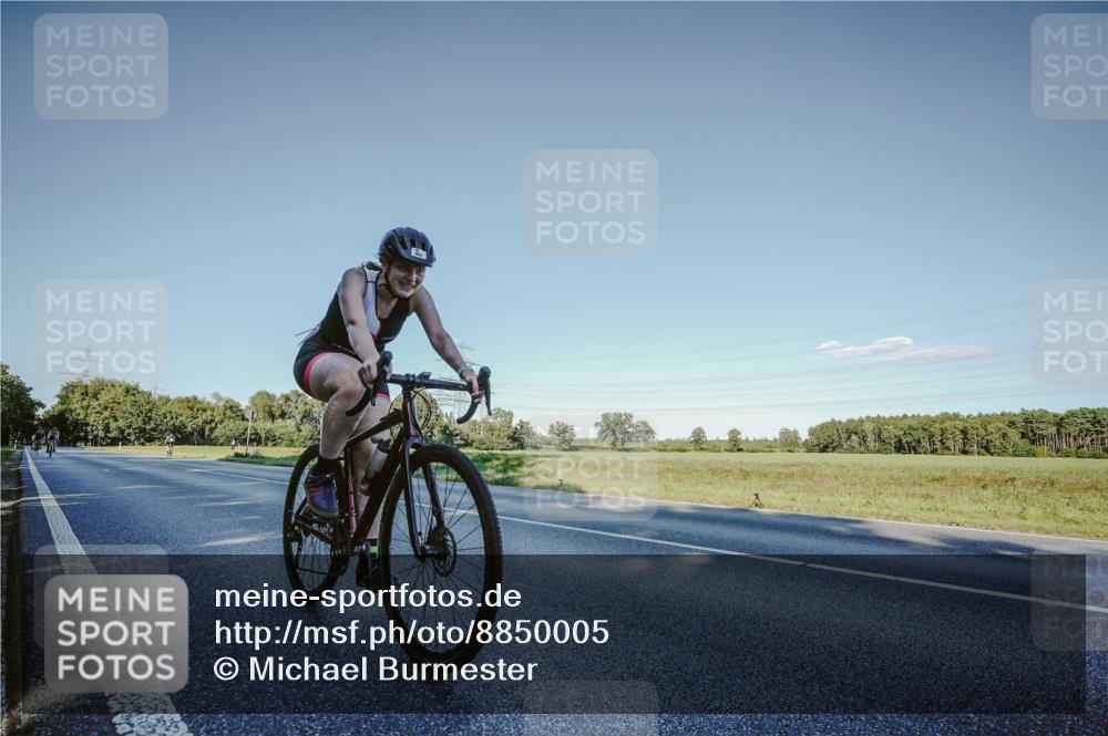 07.09.2025 - 19. Norderstedt Triathlon Michael Burmester http://msf.ph/oto/8850005 07.09.2025 16:20:29 Radfahren 952, 1061 meine-sportfotos.de