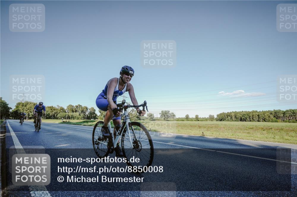 07.09.2025 - 19. Norderstedt Triathlon Michael Burmester http://msf.ph/oto/8850008 07.09.2025 16:20:34 Radfahren 916, 957, 1056 meine-sportfotos.de
