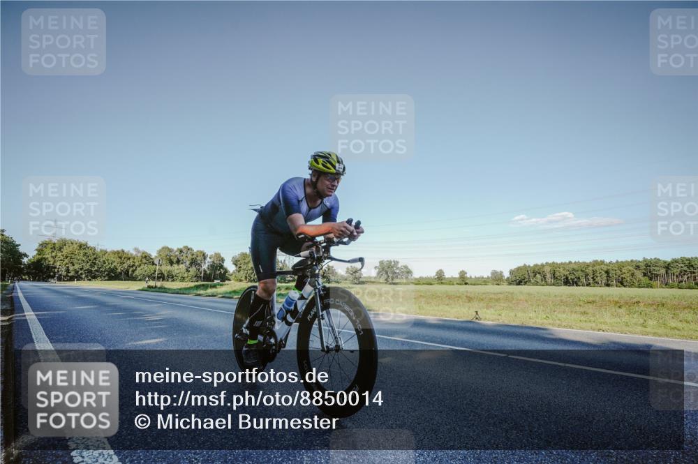 07.09.2025 - 19. Norderstedt Triathlon Michael Burmester http://msf.ph/oto/8850014 07.09.2025 16:20:37 Radfahren 916, 957, 1056 meine-sportfotos.de