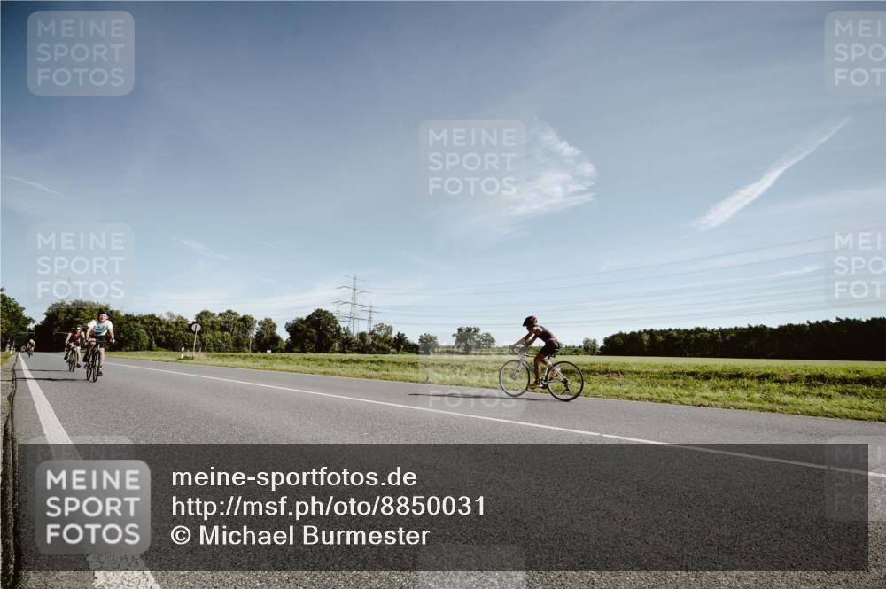 07.09.2025 - 19. Norderstedt Triathlon Michael Burmester http://msf.ph/oto/8850031 07.09.2025 10:42:33 Radfahren 107, 689 meine-sportfotos.de