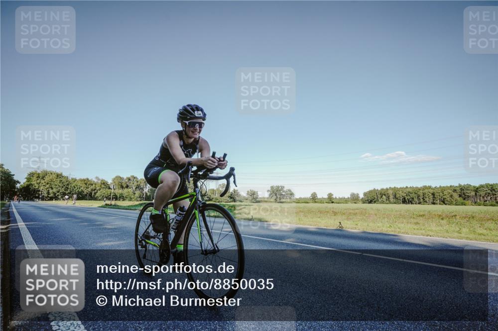 07.09.2025 - 19. Norderstedt Triathlon Michael Burmester http://msf.ph/oto/8850035 07.09.2025 16:20:59 Radfahren 1086, 1515, 1546 meine-sportfotos.de