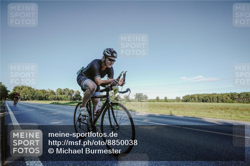 07.09.2025 - 19. Norderstedt Triathlon Michael Burmester http://msf.ph/oto/8850038 07.09.2025 16:21:06 Radfahren 421, 1102 meine-sportfotos.de