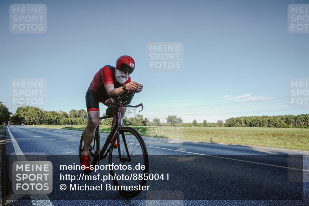 07.09.2025 - 19. Norderstedt Triathlon Michael Burmester http://msf.ph/oto/8850041 07.09.2025 16:21:08 Radfahren 421, 1102 meine-sportfotos.de