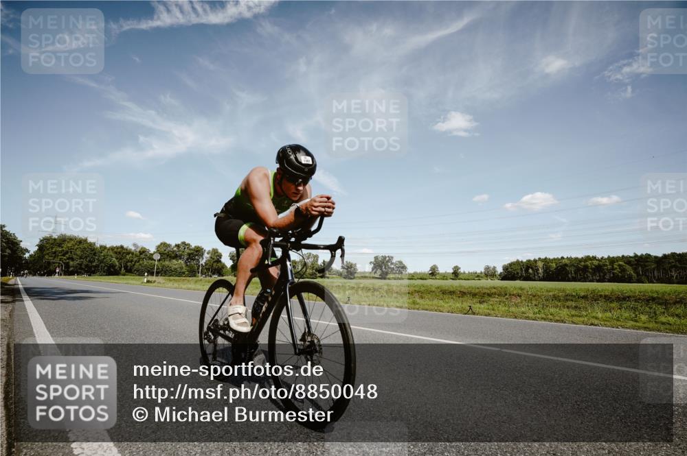 07.09.2025 - 19. Norderstedt Triathlon Michael Burmester http://msf.ph/oto/8850048 07.09.2025 14:10:17 Radfahren 991, 1007 meine-sportfotos.de