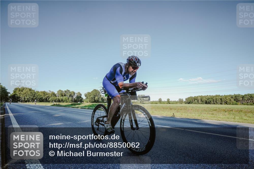 07.09.2025 - 19. Norderstedt Triathlon Michael Burmester http://msf.ph/oto/8850062 07.09.2025 16:21:53 Radfahren 1562 meine-sportfotos.de