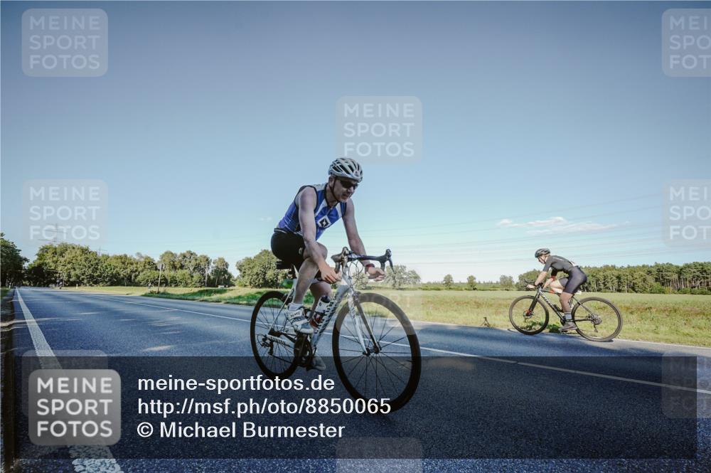 07.09.2025 - 19. Norderstedt Triathlon Michael Burmester http://msf.ph/oto/8850065 07.09.2025 16:21:58 Radfahren 1567 meine-sportfotos.de