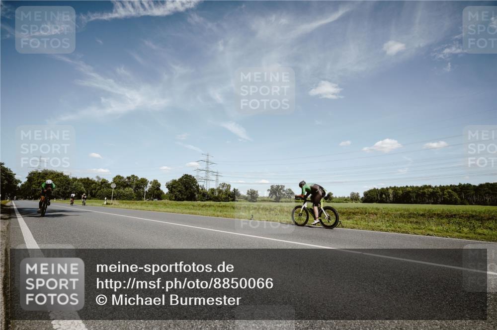 07.09.2025 - 19. Norderstedt Triathlon Michael Burmester http://msf.ph/oto/8850066 07.09.2025 14:10:26 Radfahren 388, 1016 meine-sportfotos.de