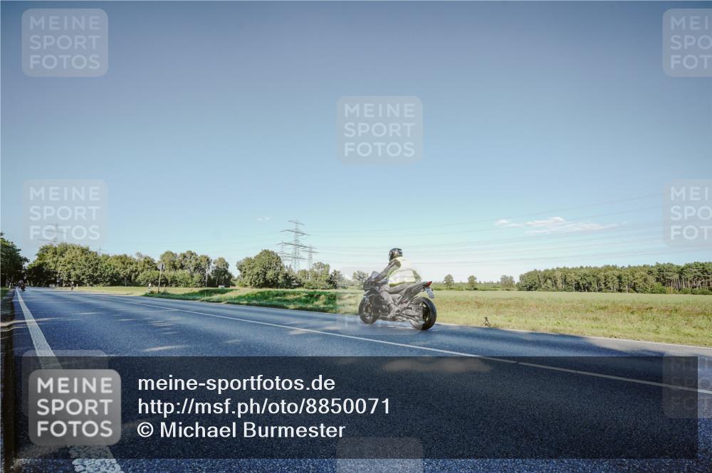 07.09.2025 - 19. Norderstedt Triathlon Michael Burmester http://msf.ph/oto/8850071 07.09.2025 16:22:07 Radfahren  meine-sportfotos.de