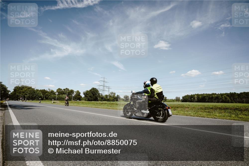 07.09.2025 - 19. Norderstedt Triathlon Michael Burmester http://msf.ph/oto/8850075 07.09.2025 14:10:30 Radfahren 1016 meine-sportfotos.de