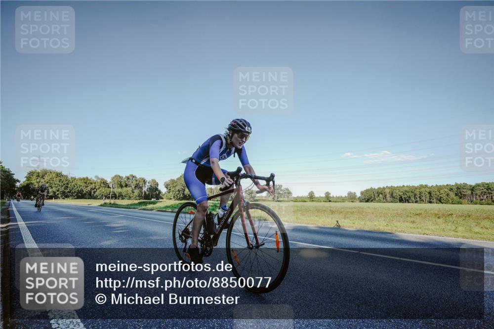 07.09.2025 - 19. Norderstedt Triathlon Michael Burmester http://msf.ph/oto/8850077 07.09.2025 16:22:14 Radfahren 915, 1057, 1420 meine-sportfotos.de