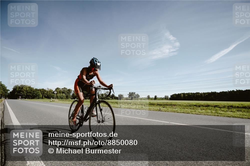 07.09.2025 - 19. Norderstedt Triathlon Michael Burmester http://msf.ph/oto/8850080 07.09.2025 10:43:43 Radfahren 91 meine-sportfotos.de