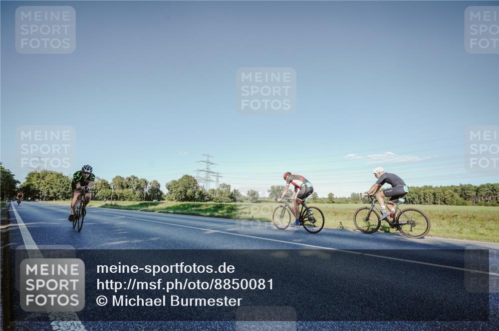 07.09.2025 - 19. Norderstedt Triathlon Michael Burmester http://msf.ph/oto/8850081 07.09.2025 16:22:15 Radfahren 915, 1057, 1420 meine-sportfotos.de