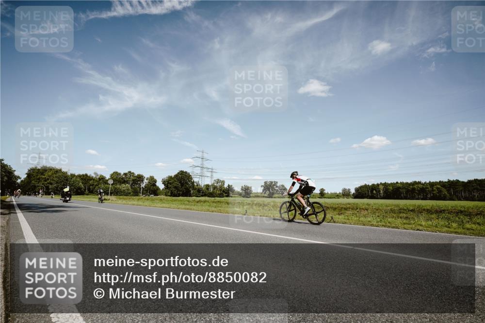 07.09.2025 - 19. Norderstedt Triathlon Michael Burmester http://msf.ph/oto/8850082 07.09.2025 14:10:33 Radfahren  meine-sportfotos.de