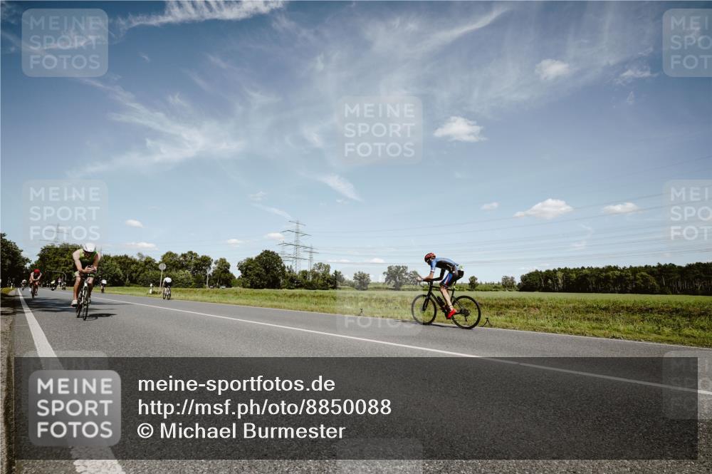 07.09.2025 - 19. Norderstedt Triathlon Michael Burmester http://msf.ph/oto/8850088 07.09.2025 14:10:38 Radfahren 999, 1003 meine-sportfotos.de