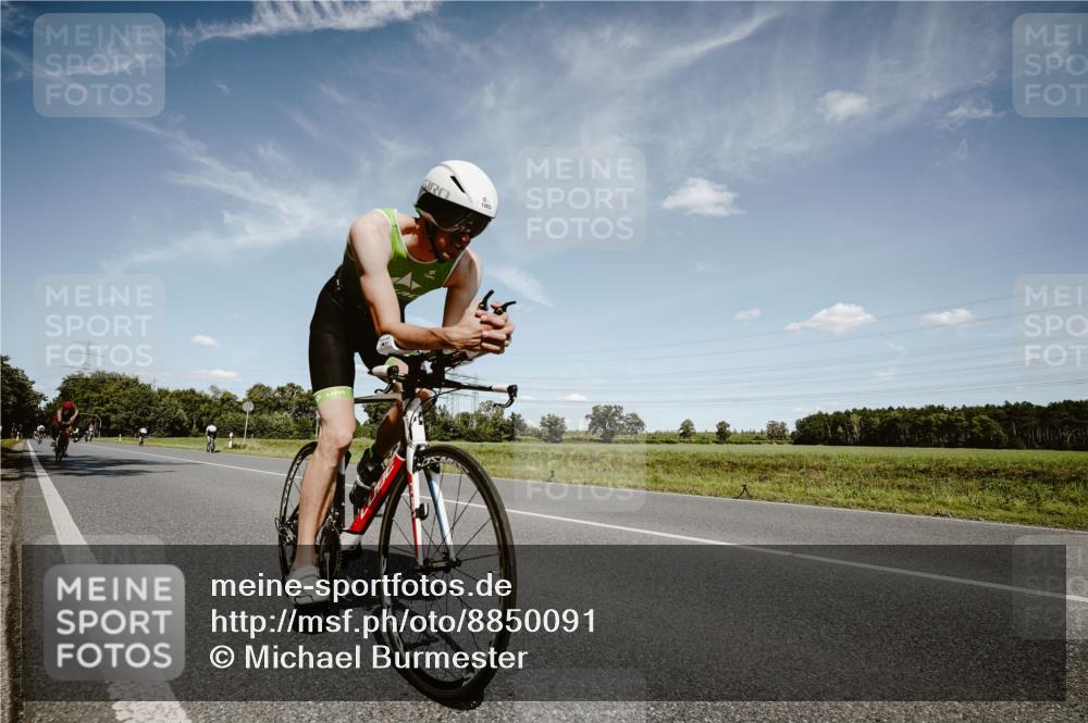 07.09.2025 - 19. Norderstedt Triathlon Michael Burmester http://msf.ph/oto/8850091 07.09.2025 14:10:38 Radfahren 999, 1003 meine-sportfotos.de